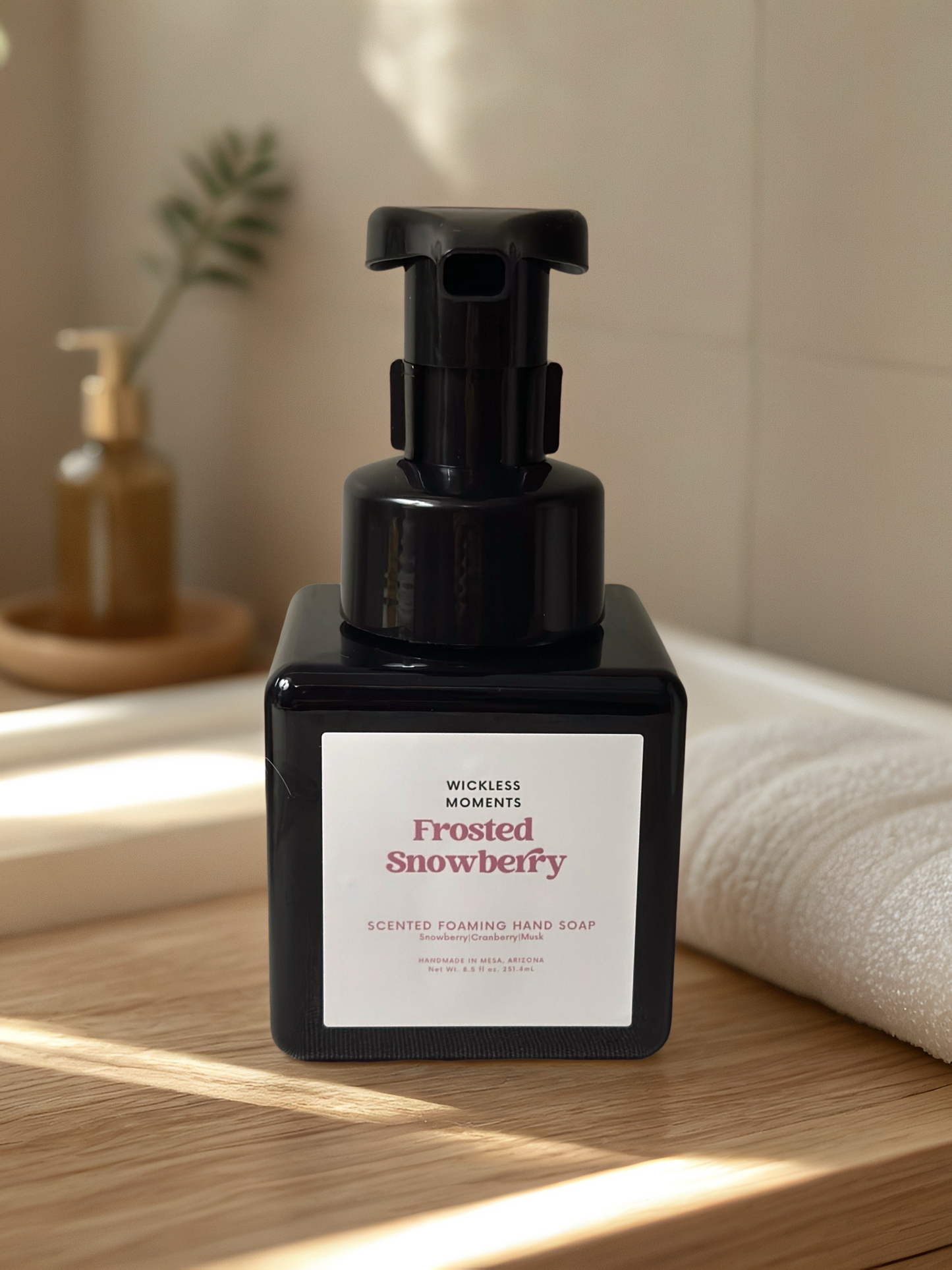Frosted Snowberry Luxury Foaming Hand Soap | 8.5 oz