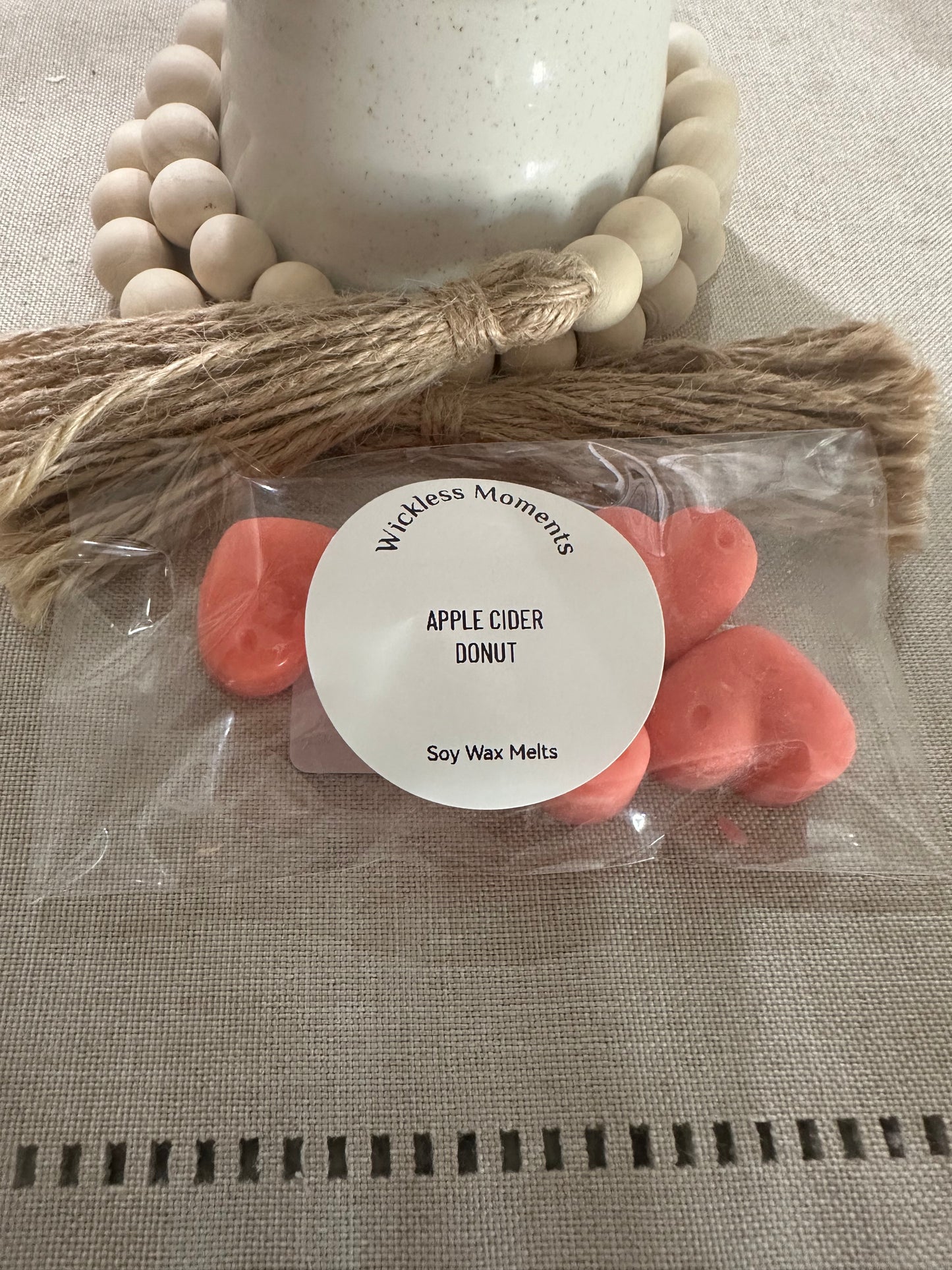 Apple Cider Donut Soy Wax Heart Melts 5ct.