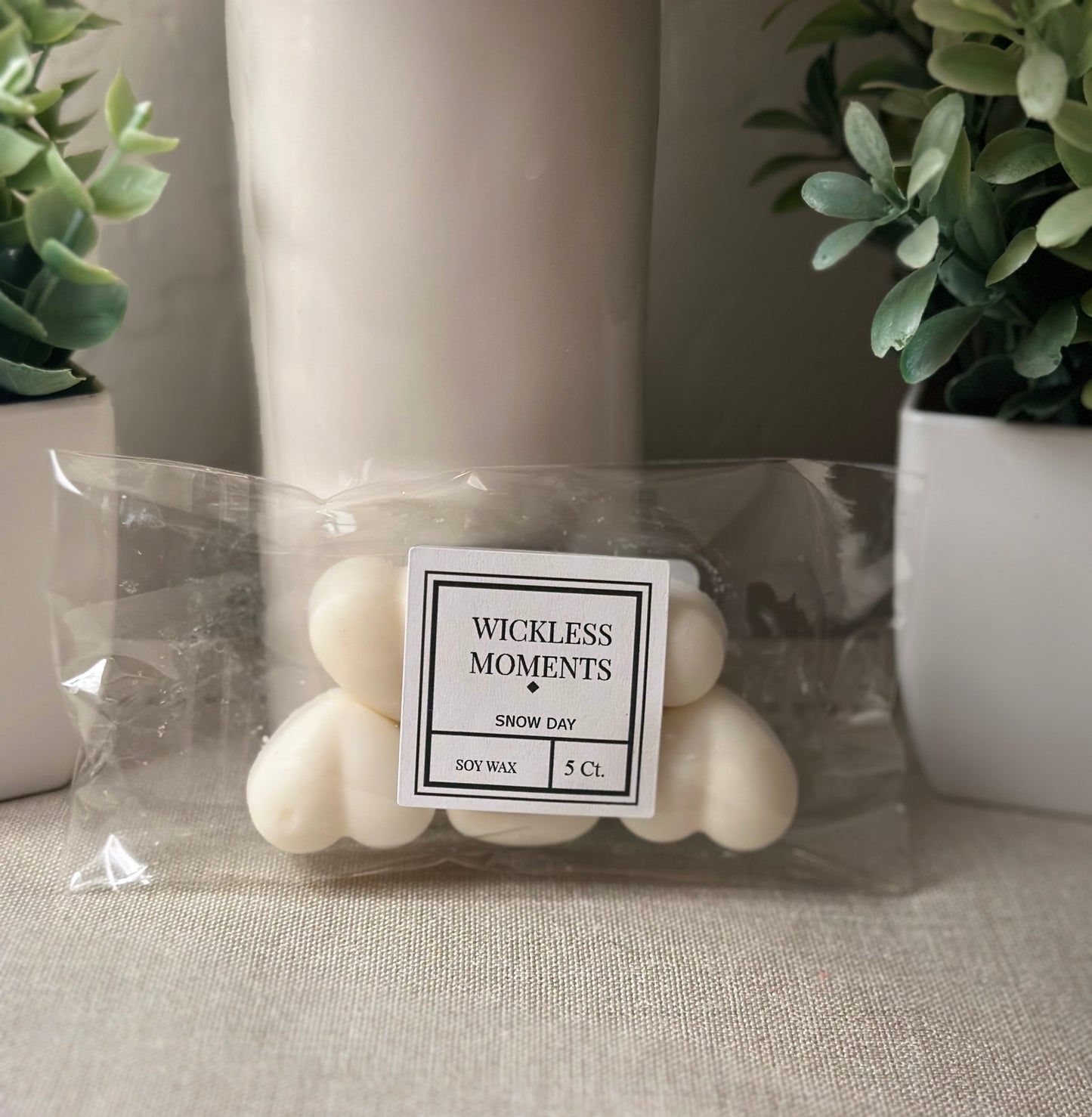 Snow Day Soy Wax Heart Melts 5ct.