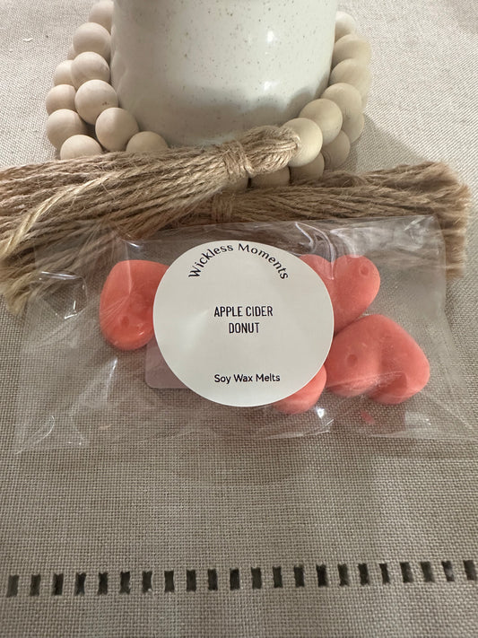 Apple Cider Donut Soy Wax Heart Melts 5ct.