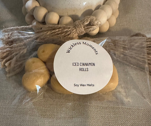 Iced Cinnamon Roll Soy Wax Heart Melts 5ct.