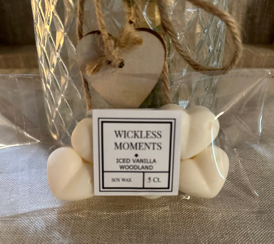 Iced Vanilla Woodland Soy Wax Heart Melts 5ct.